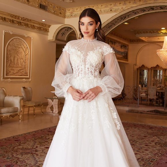 NEW LONG WEDDING DRESS WITH SLEEVES AND BUTTON CLOSURE ON THE BACK AL A1074W - Picture 1 of 10